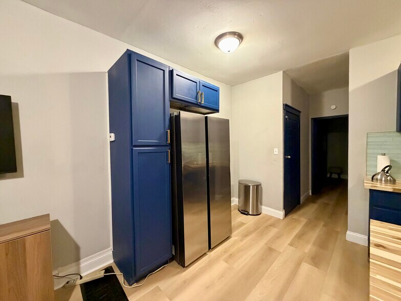 Building Photo - 3235 Itaska St