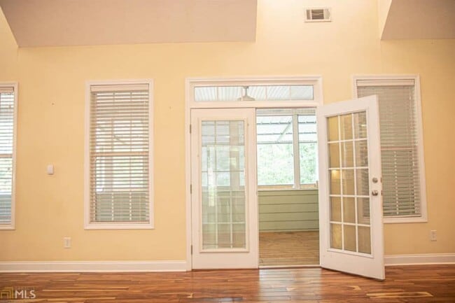 Building Photo - 168 Hamlin Rd