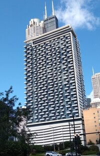 Building Photo - 235 W Van Buren St