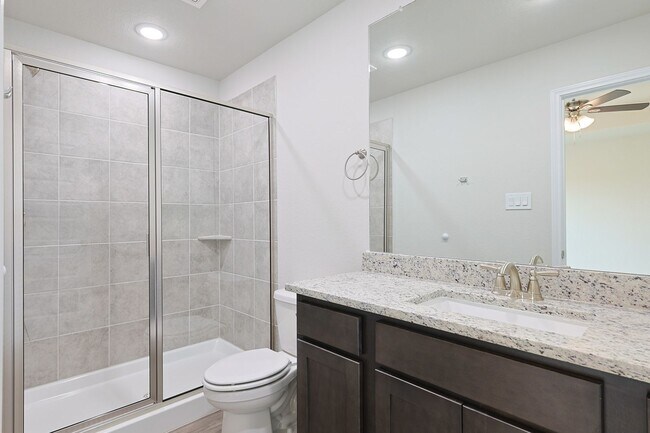 Building Photo - Modern Townhouse in New Braunfels