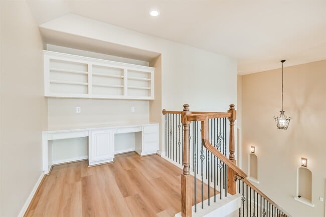 Building Photo - 8902 Lilac Springs