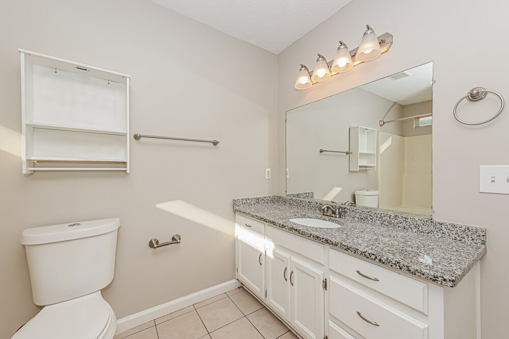 Building Photo - 909 Bexhill Ct S