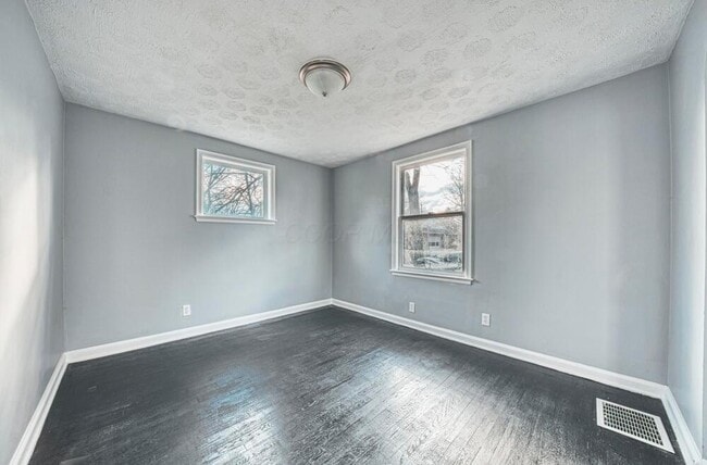 Building Photo - 2360 Taylor Ave