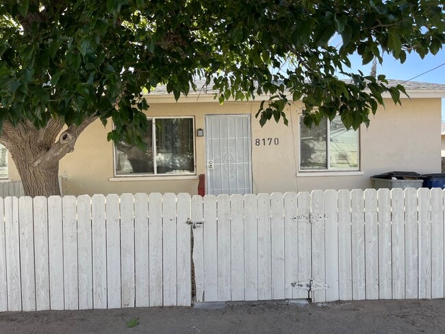 Building Photo - 8170 Valley View Dr