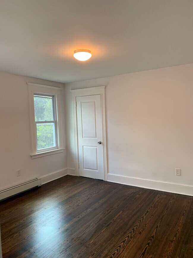 Building Photo - 181 Grove St
