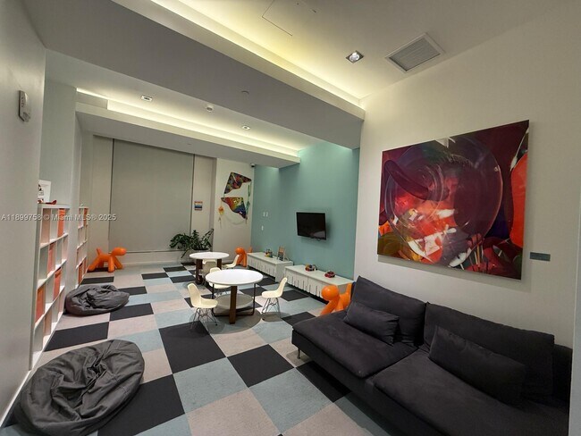 Building Photo - 1100 S Miami Ave