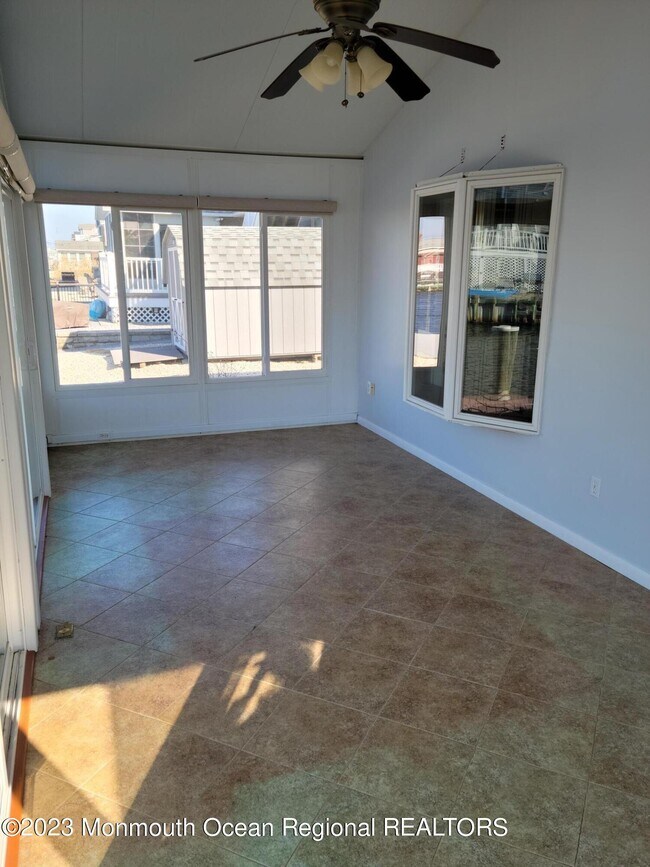 Building Photo - 805 Forepeak Dr