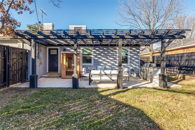 Building Photo - 2808 Sharpview Ln