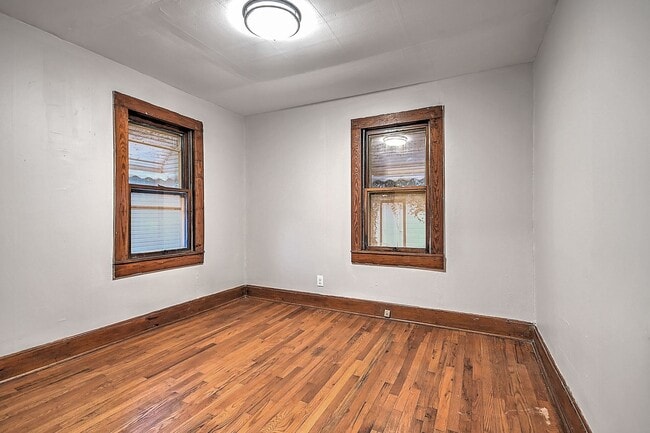 Building Photo - 1630 Park St