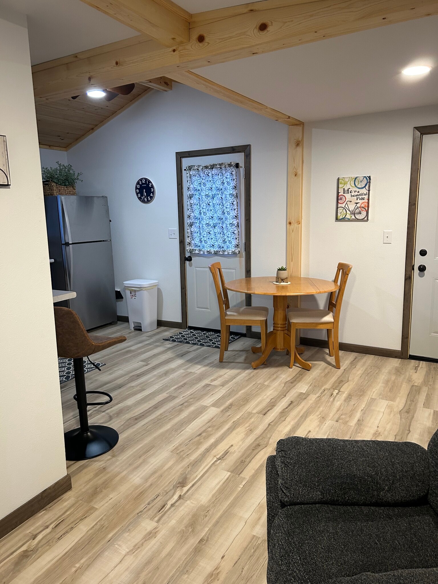 Building Photo - 1006 Irvine Ave NW