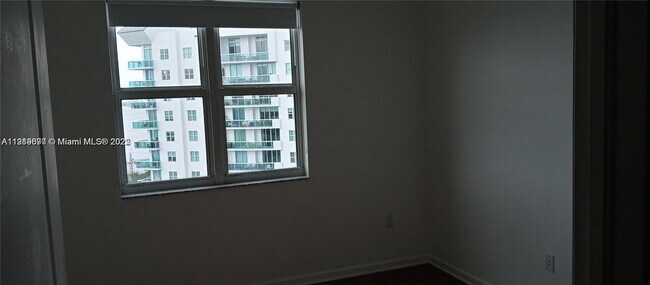 Building Photo - 7900 Harbor Island Dr