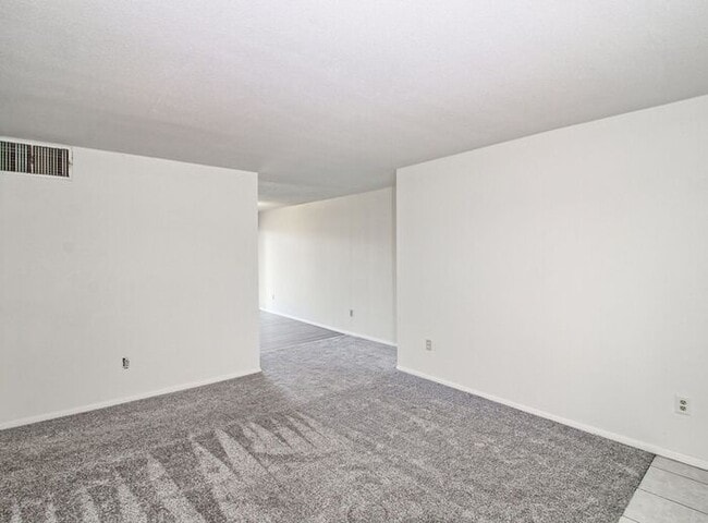 Building Photo - 2 Bedroom Apartment in Clifton - $1150