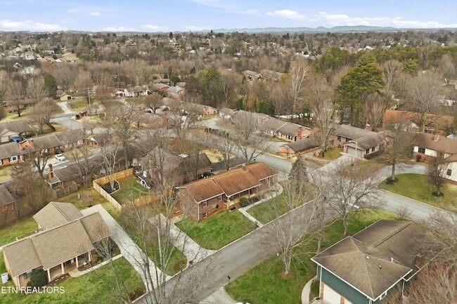 Building Photo - 1501 Woodbury Ct