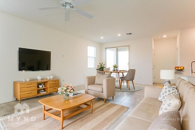 Building Photo - 801 Calle Tikal