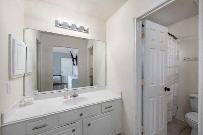 Building Photo - 16315 Scotch Hollow Ln