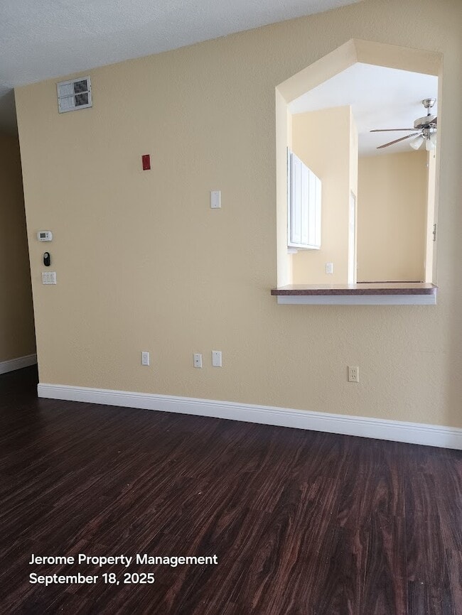 Building Photo - 5011 Sunridge Palms Dr