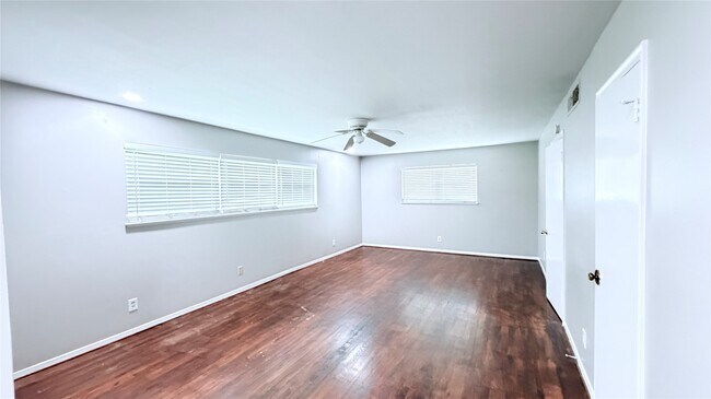 Building Photo - 11119 Atwell Dr
