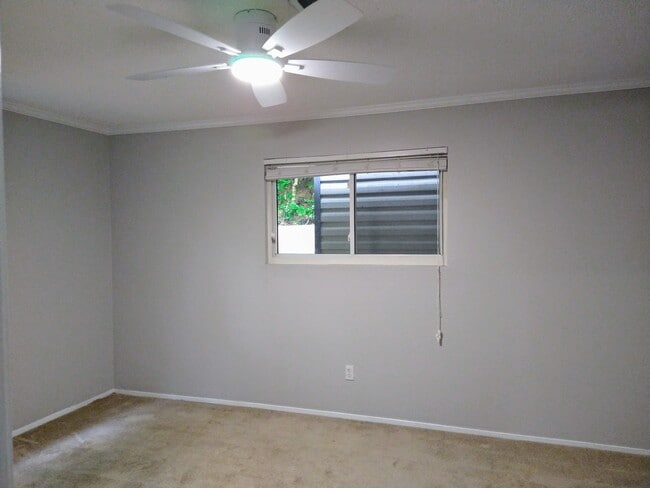 Building Photo - 128 Woodland Hills Dr