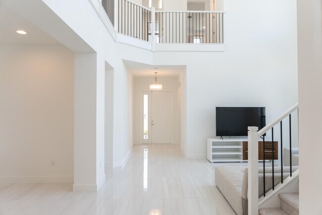 Building Photo - 8151 Laurel Falls Dr