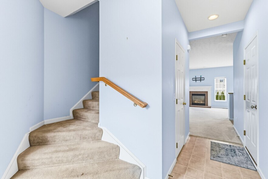 Building Photo - 105 Limestone Ct