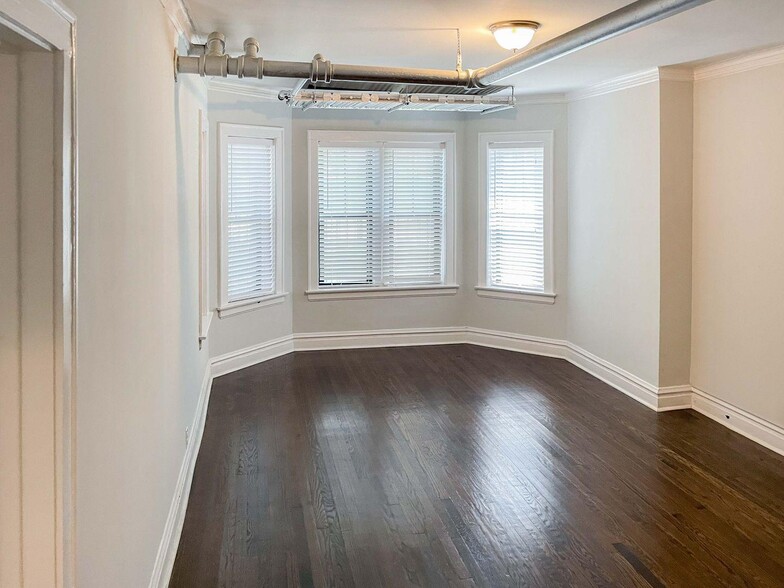 Building Photo - 5158 N Leavitt St