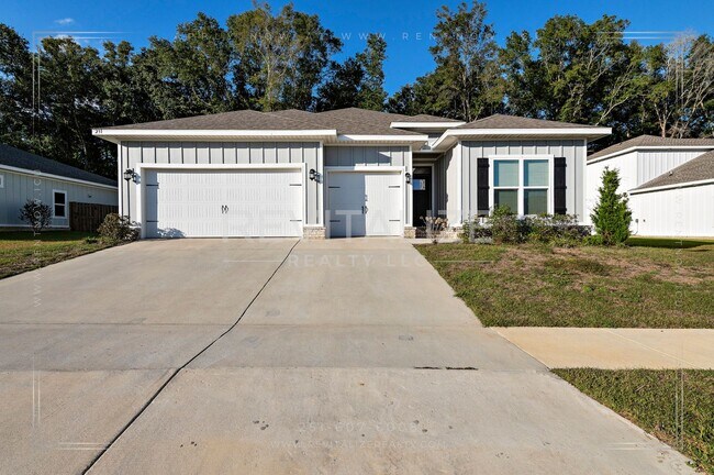 Building Photo - HALF-DEPOSIT SPECIAL! Charming Gold Fortified Home in Live Oak Estates – Near Downtown Fairhope!