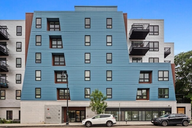 Building Photo - 301 Border St