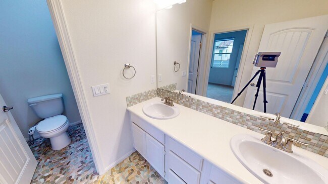 Building Photo - PRICE REDUCED | SOLAR | Great Location