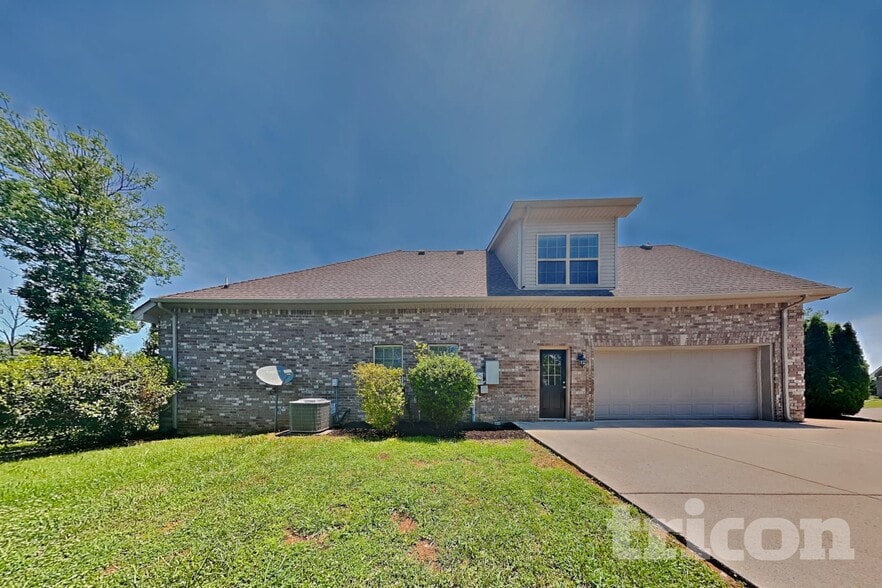 Building Photo - 1306 Crescent Ridge Drive