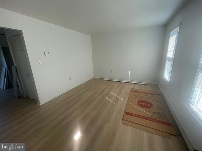 Building Photo - 209 Cross Keys Dr