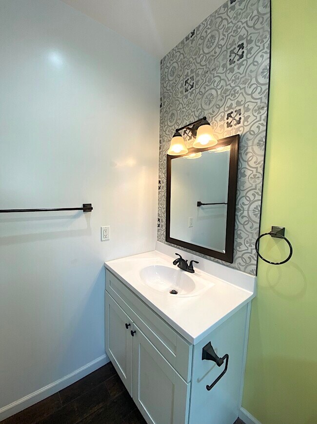 Building Photo - 4861 Mascot St