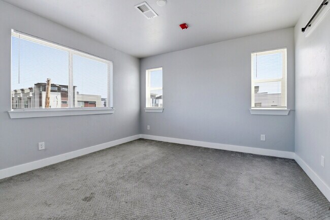 Building Photo - $2,890.95, 2-bed, 2.5-bath, located in Denver with a rooftop terrace.