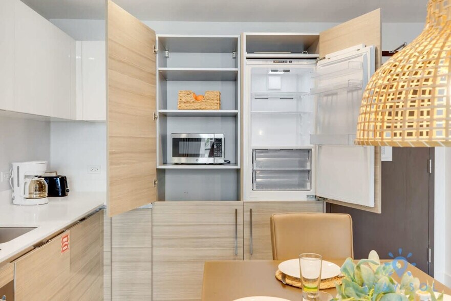 Building Photo - 777 N Ocean Dr