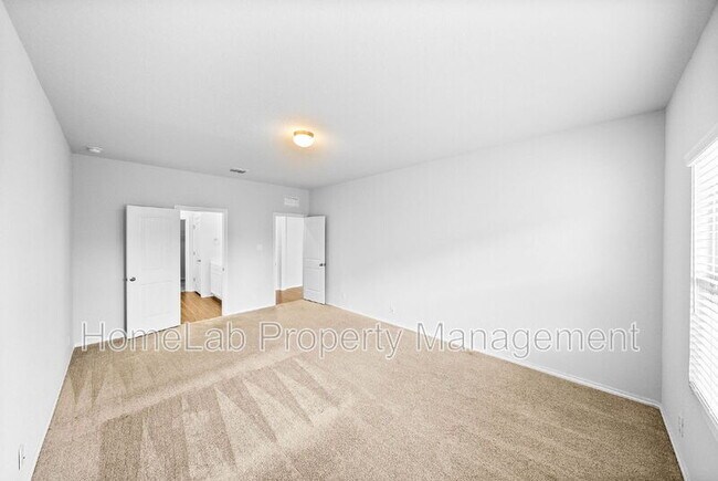 Building Photo - 6723 Shiraz Wy