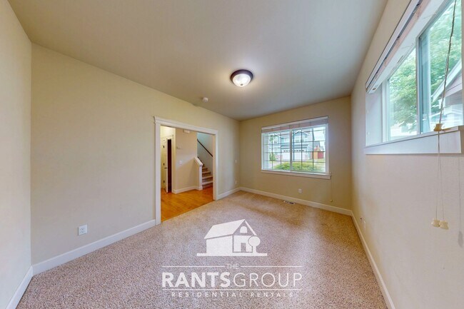 Building Photo - Spacious 3-Bedroom Home in Lacey's North T...