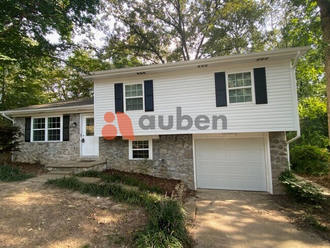 Primary Photo - Nicely updated 3 bed 1.5 bath home in Hixson