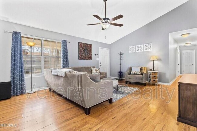 Building Photo - 313 Seal Ave