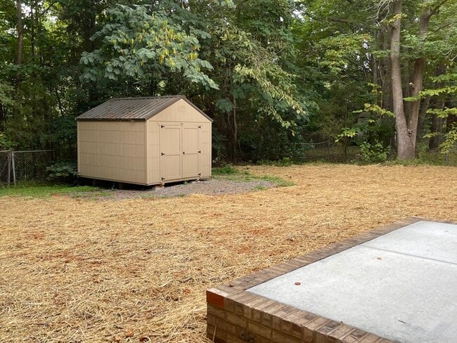 Building Photo - 10200 Arbor Dale Ave