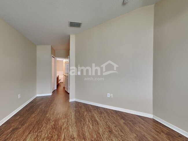 Building Photo - 30846 Midtown Ct