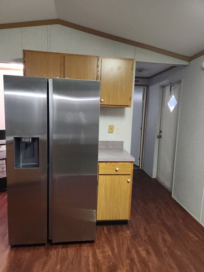 Building Photo - 3 bedroom 2 bath with plenty of space inside and out and gorgeous views!