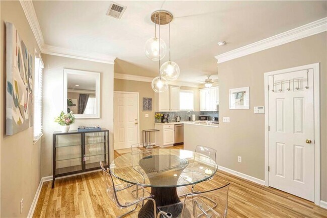 Building Photo - 83 Richmond St SE