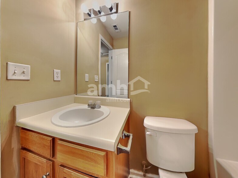 Building Photo - 4813 Madison Point Cir
