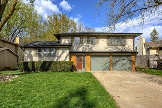 Building Photo - Stylishly Updated 3-Bedroom In Prime Location!!