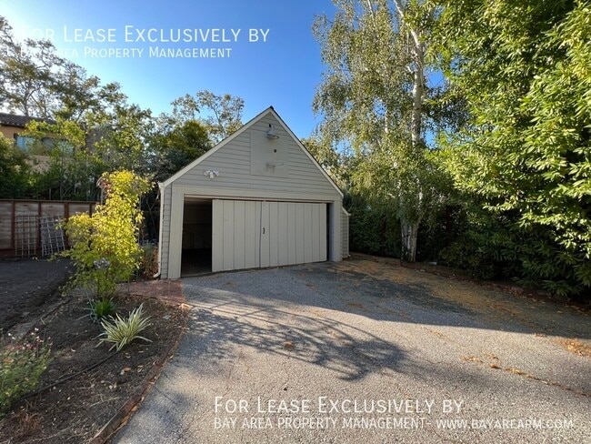 Building Photo - 1919 Tasso St