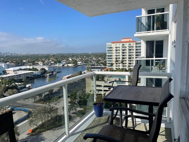 Building Photo - 3015 N Ocean Blvd