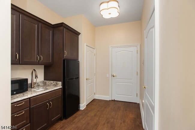 Building Photo - 41 Springfield Ave