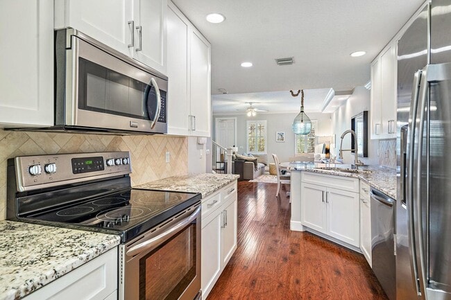 Building Photo - 3239 E Community Dr