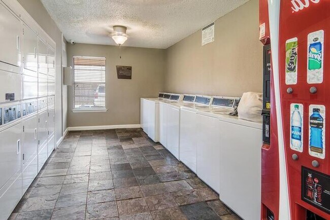 Building Photo - 7924 Emerald Crest Dr