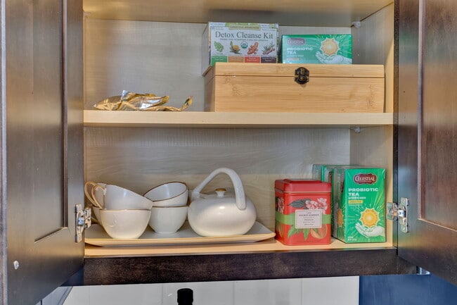 Building Photo - 565 Stockton Way