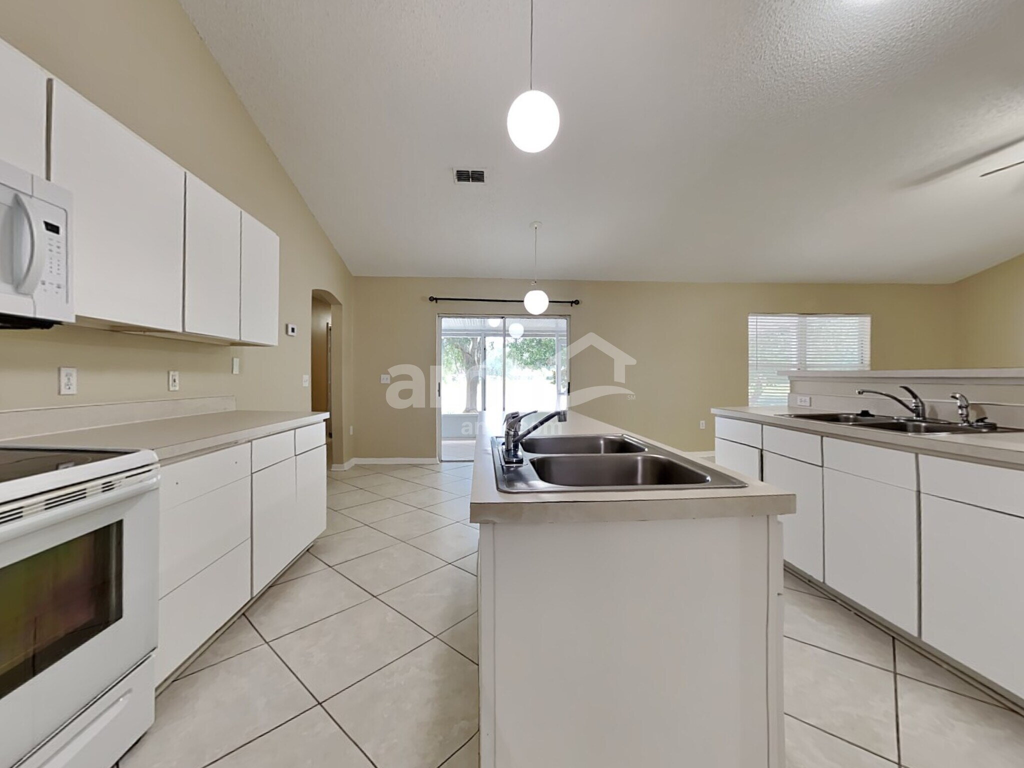 Building Photo - 12285 Hickory Forest Rd
